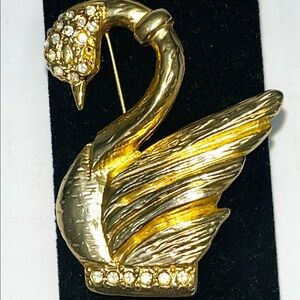 vintage swan gold tone brooch pin with rhinestone
